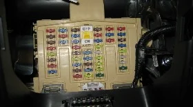 Замена предохранителей Санта Фе