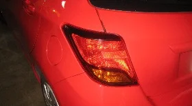 Замена задних ламп Тойота Ярис