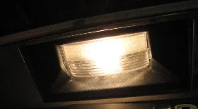 Замена лампы подсветки номера Хонда Пилот