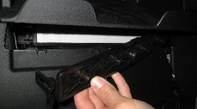 Замена салонного фильтра Гранд Чероки WK2