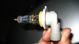 Замена противотуманки Тойота Королла Е120