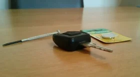 Замена батарейки в ключе Зафира