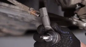 Замена рулевого наконечника Шкода Октавия