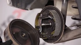 Замена задних тормозных колодок Корса