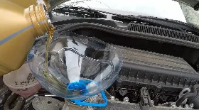 Замена масла в двигателе Фольксваген Поло Седан