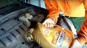 Замена масла в двигателе Шевроле Лачетти