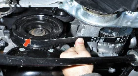 Замена навесного ремня Лада Веста