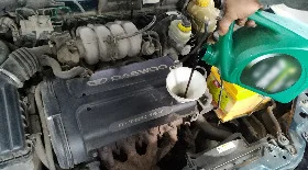 Замена масла в двигателе Ланос