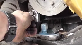 Замена подушки двигателя Volvo XC90