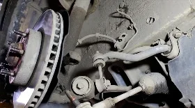 Замена рулевых наконечников Вольво 740