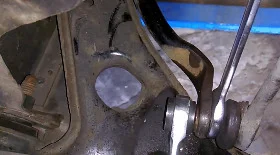 Замена стойки стабилизатора Корса Д