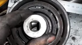 Замена подшипника компрессора кондиционера Чери Тигго