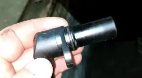 Снятие датчика коленвала Шевроле Авео