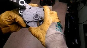 Замена масляного насоса Фольксваген Гольф 5