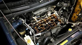 Замена прокладки клапанной крышки Nissan Almera Tino