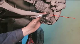 Замена шаровой опоры Toyota Vitz P10