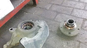 Замена переднего ступичного подшипника Пежо Експерт 2