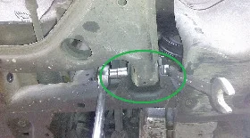 Замена задних сайлентблоков передних рычагов Зафира Б