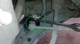 Замена стойки переднего стабилизатора Renault Kangoo I