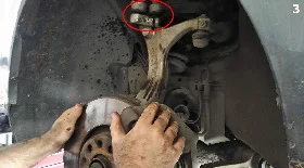 Замена передних амортизаторов Ауди А6 С5