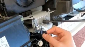 Замена лампы ближнего света Шкода Кодиак