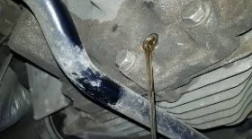 Замена масла в редукторе и передней угловой передаче Шкода Кодиак