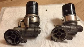 Устройство кронштейна масляного фильтра и масляного охладителя