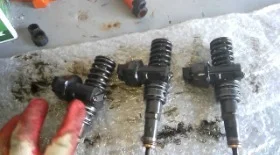 Замена насос-форсунки на моторе 2.0 л TDI BKD