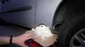 Как заделывают сквозные дыры в кузове перекупщики. Быстро, просто, дешево