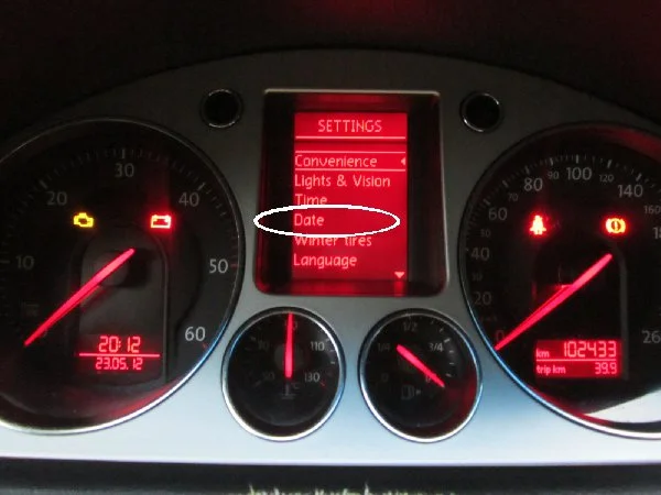Как поменять дату месяц и год на панели Volkswagen Passat B6