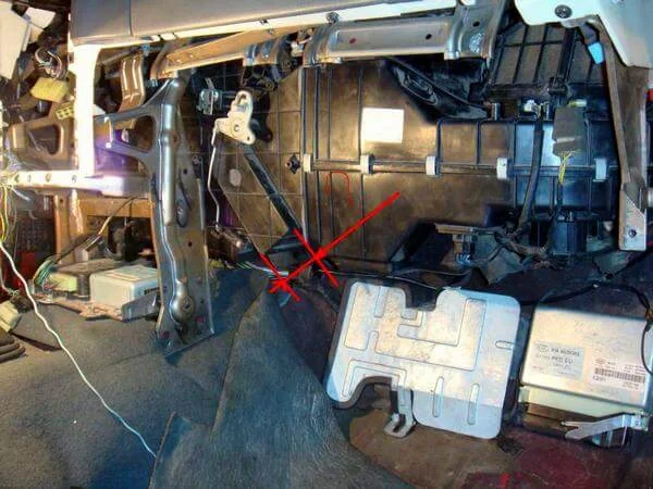 место расположение радиатора печки Kia Sportage