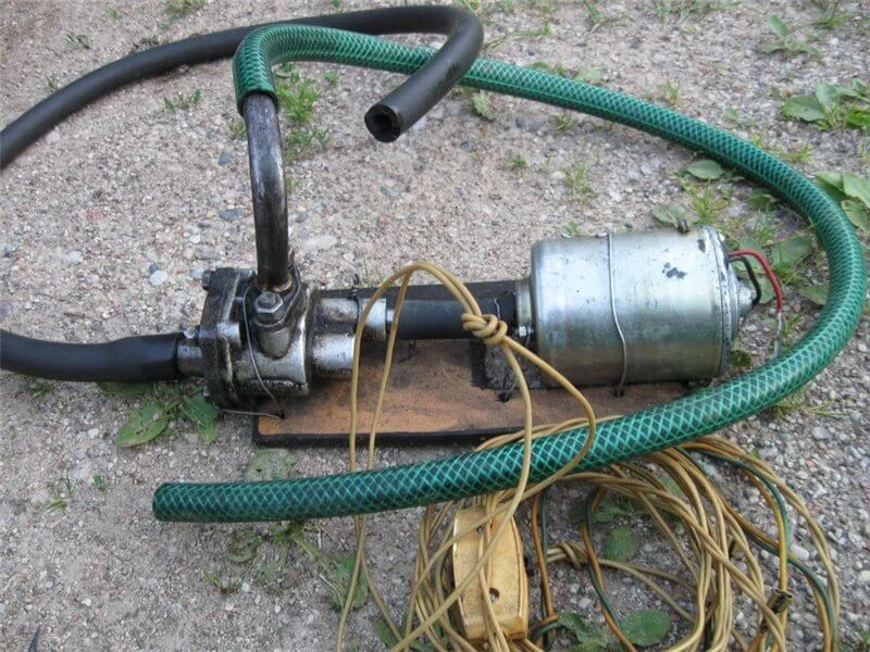 система из другого насоса для откачки бензина с бака Слив топлива из бака