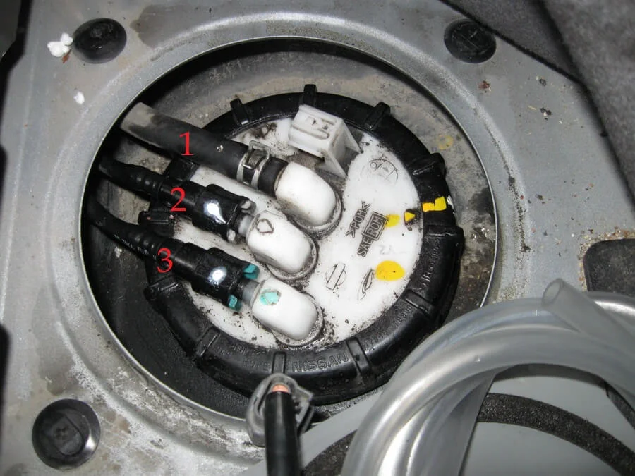 выводы шлангов бензонасоса Ниссан бензонасос Ниссан