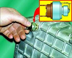 Датчик заднего хода Hyundai Starex