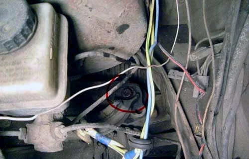 Замена левого рычага подвески Volkswagen Jetta 5