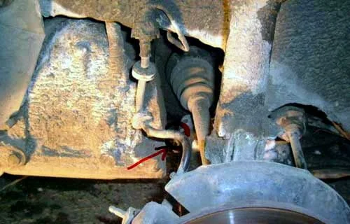 Снятие опоры двигателя на Фольсваген Джетта 5