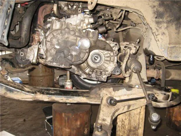 Как снять Кпп на Mitsubishi Space Wagon