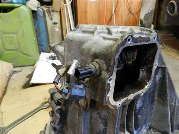 Как разобрать МКПП Спейс Вагон