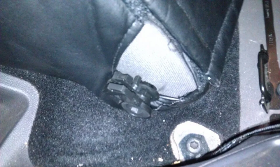 Снятие заднего сидения Форд Фокус 3