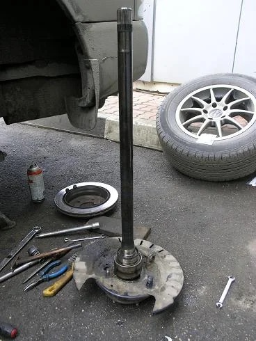 задняя полуось Mazda MPV