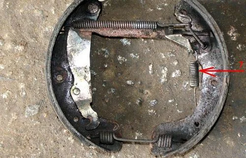 задние тормозные колодок Шевроле Авео Замена задних колодок Шевроле Авео