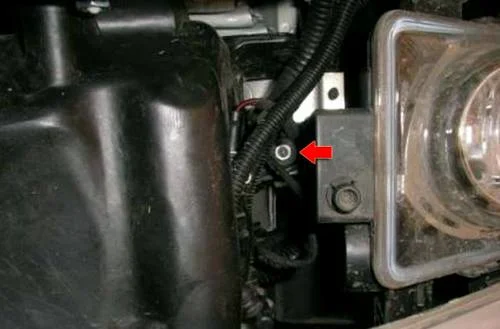 крепления бачка омывателя Опель Астра Н