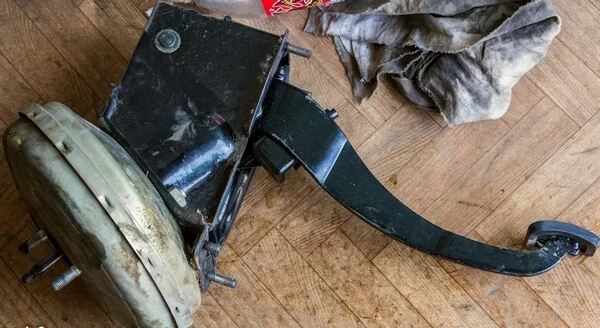 вакуумник с педалью вакуумник с педалью ваз 2110