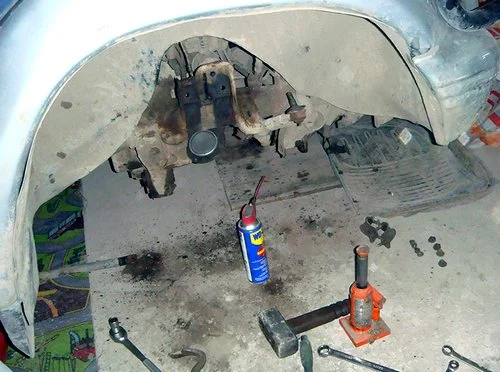 демонтаж нижнего рычага