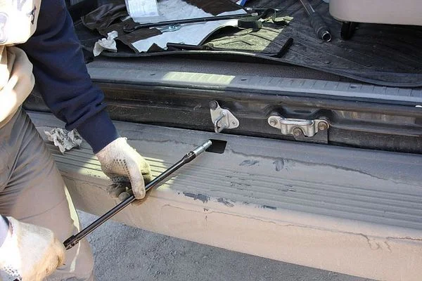 снятие запаски Тойота Ленд Крузер Прадо снятие запаски Тойота Ленд Крузер Прадо