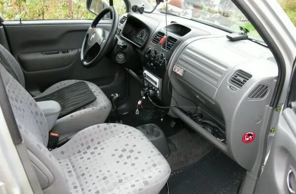 салон Опель Агила А