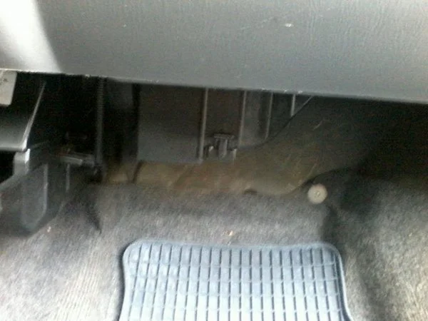 Как заменить фильтр салона Opel Agila Как заменить фильтр салона Opel Agila