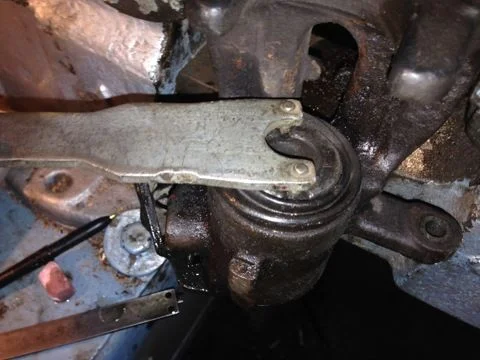 вдавливание тормозного поршня Мондео