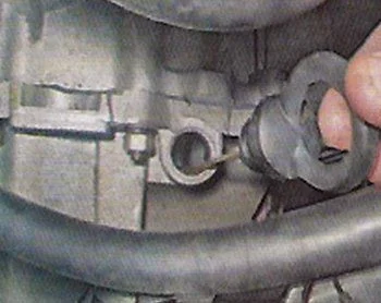 как менять масло в механической коробке передач Гранта