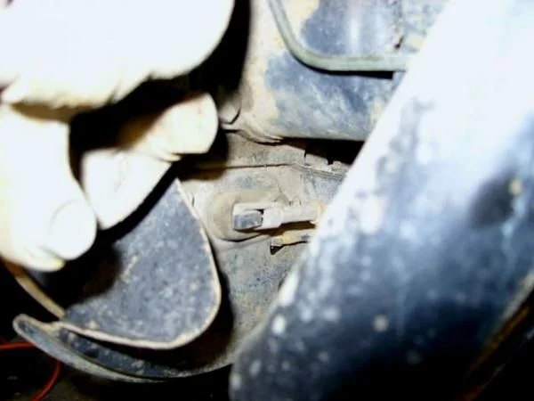 наконечник троса стояночного тормоза